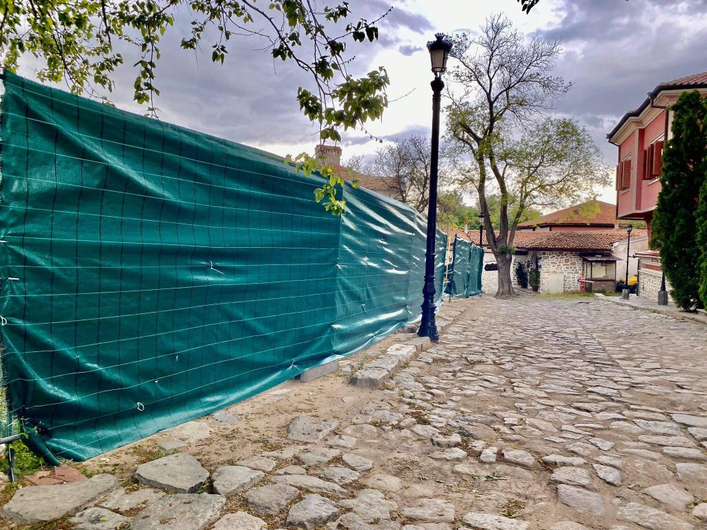 Бетон се лее отново в Стария град на Пловдив